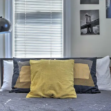 Bright 1 Bedroom In The Heart Of Capitol Hill - Apt C